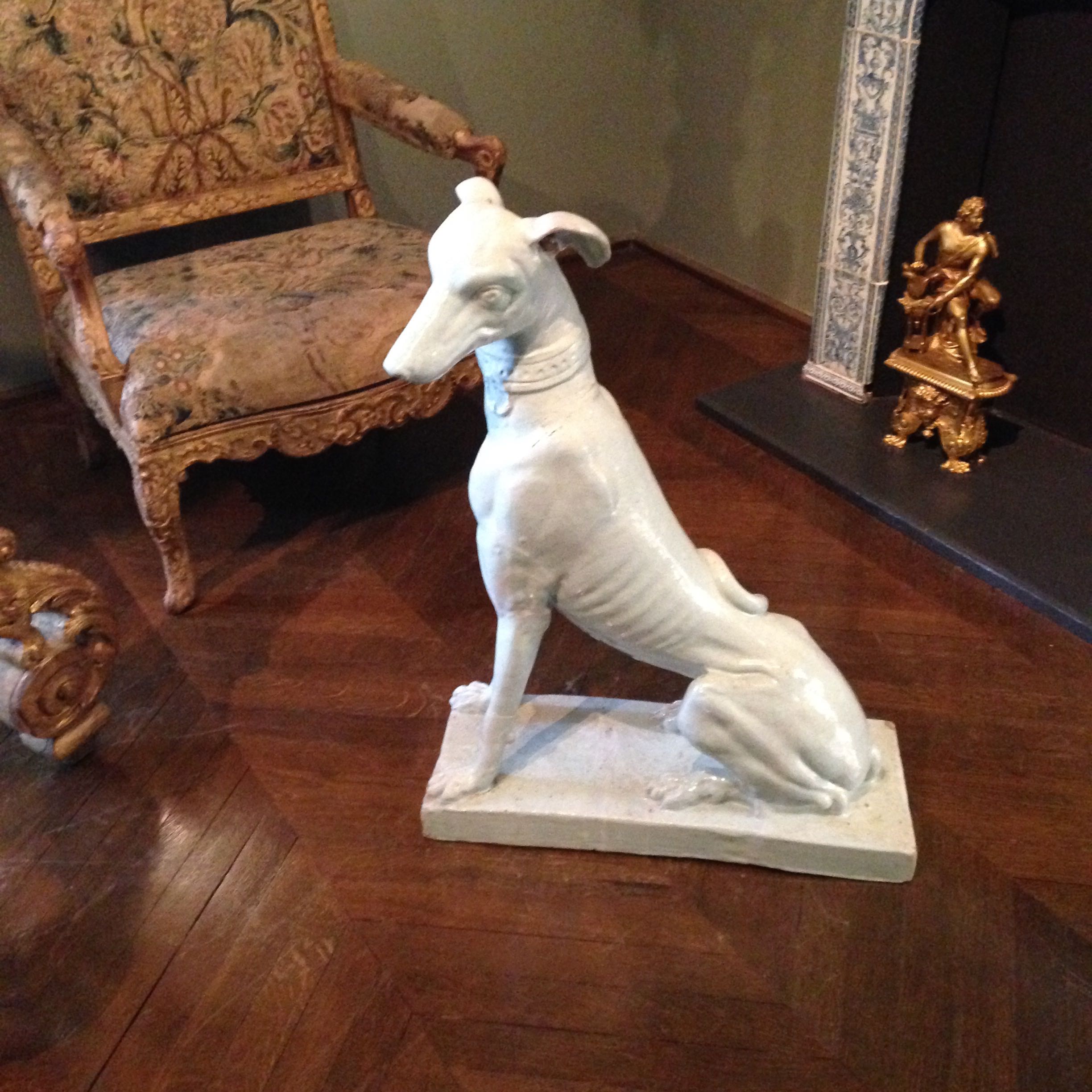 statue musee arts decoratif